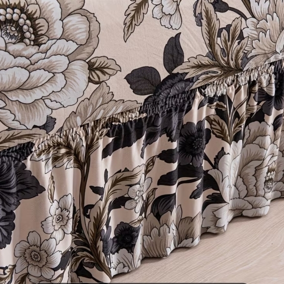 NWOT Floral Chair Cover - Picture 2 of 5